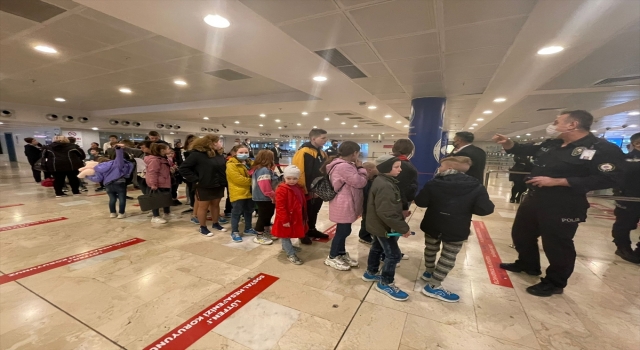 Savaş bölgesinden tahliye edilen Ukraynalı yetim çocuklar Antalya’ya geldi