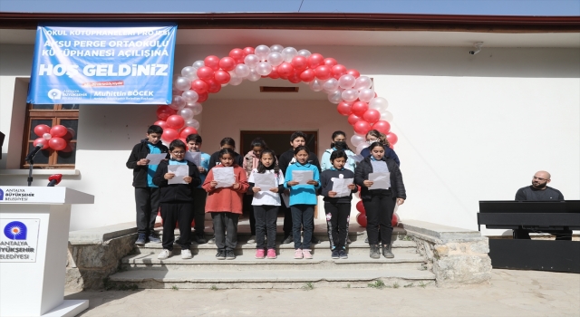 Aksu Perge Ortaokulu’nda Kardeş Kütüphanesi hizmete girdi