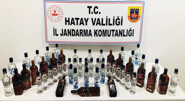 Hatay’da, otomobilde gümrük kaçağı 55 şişe içki ele geçirildi