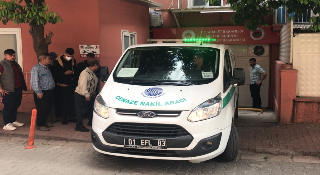 Adana’da eşinin bıçakla öldürdüğü kadının cenazesi defnedildi