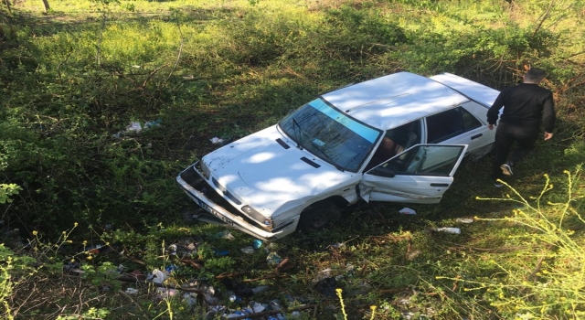 Osmaniye’de minibüsle çarpışan otomobildeki çift yaralandı