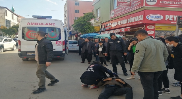 Otomobille çarpışan motosikletin sürücüsü yaralandı