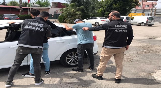 Adana’da otomobilde 24 kilo 50 gram esrar ele geçirildi