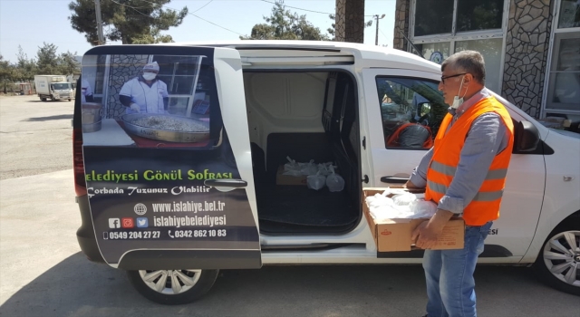 Her gün 150 eve sıcak yemek ulaştırılıyor