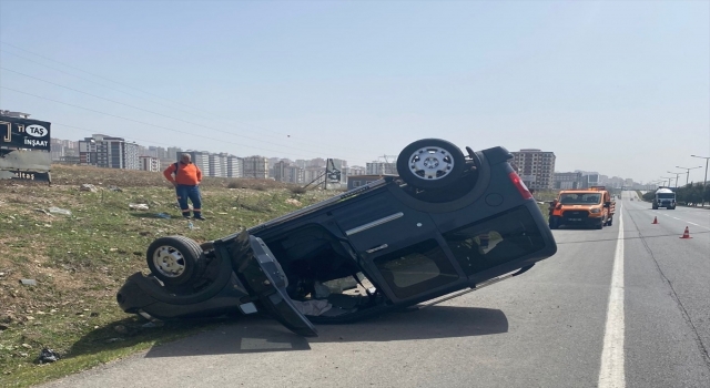Kahramanmaraş’ta devrilen otomobildeki 5 kişi yaralandı