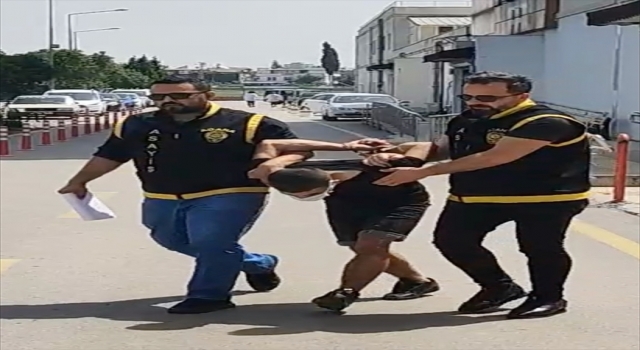 Adana’da şoförü tornavidayla tehdit edip taksiyi gasbeden zanlı tutuklandı