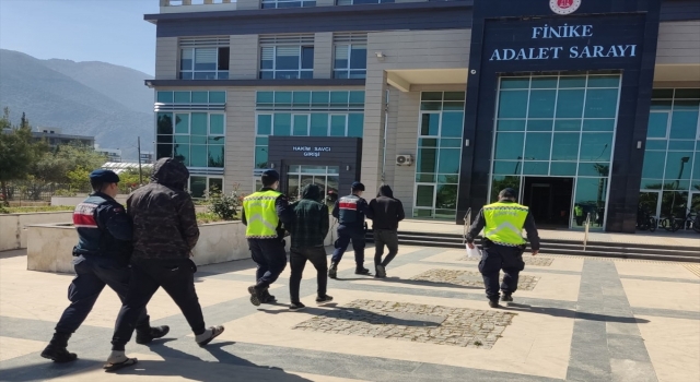 Finike’deki 6 hırsızlık olayının 3 şüphelisi yakalandı