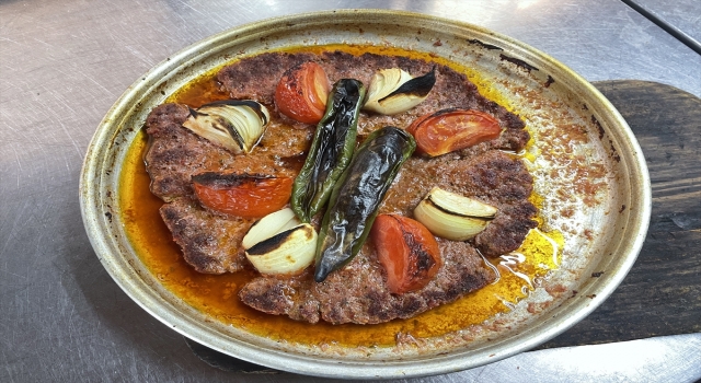 Hatay’ın taş fırından çıkan lezzeti: Tepsi kebabı