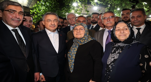 Cumhurbaşkanı Yardımcısı Oktay, Gaziantep’te gençlerle buluştu: