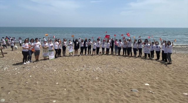 Mersin’de deniz kaplumbağalarının yuvalama alanları temizlendi