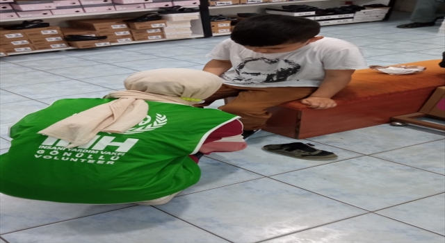 İHH’dan çocuklara bayramlık kıyafet yardımı