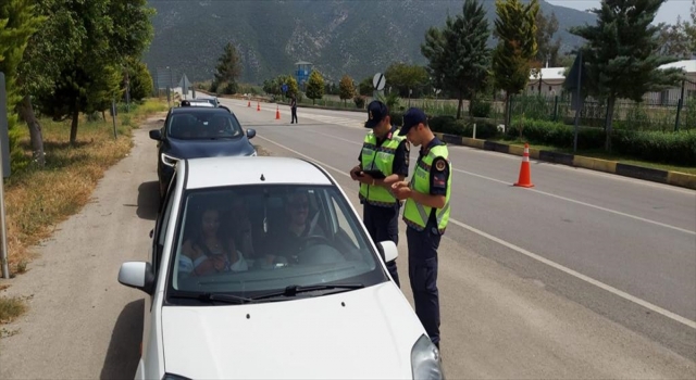 Demre ilçesinde ”Bayramınız kemerli olsun” uygulaması