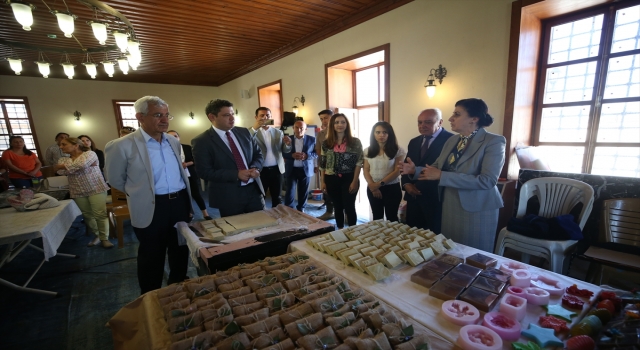 Arsuz Kaymakamı Gökpınar, sabun üretimi yapan kadınları ziyaret etti