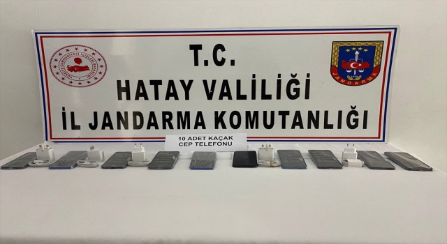 Hatay’da gümrük kaçağı 10 cep telefonu ele geçirildi