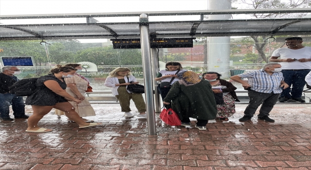 Antalya’da sağanak etkili oldu