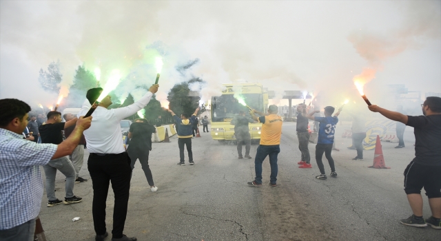 Playoff’ta yarı finale çıkan Tarsus İdman Yurdu ilçe girişinde karşılandı
