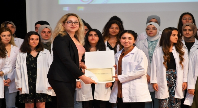 Osmaniye OKÜ Sağlık Bilimleri Fakültesi öğrencileri ”beyaz önlük” giydi