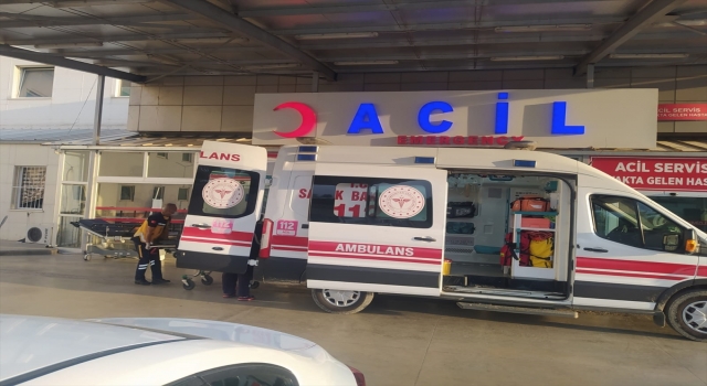 Adana’da kamyonetin kayaya çarpması sonucu 1 kişi öldü, 1 kişi yaralandı