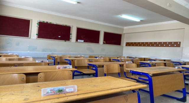 Gaziantep’te LGS sınavı kapsamında okullara 50 bin kalem seti verildi