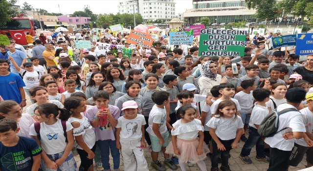 Osmaniye’nin Kadirli ilçesinde çevre yürüyüşü yapıldı