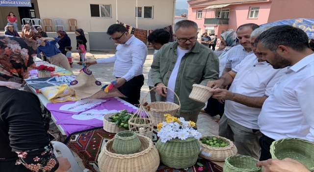 Aladağ Halk Eğitim Merkezi’nde yıl sonu sergisi açıldı