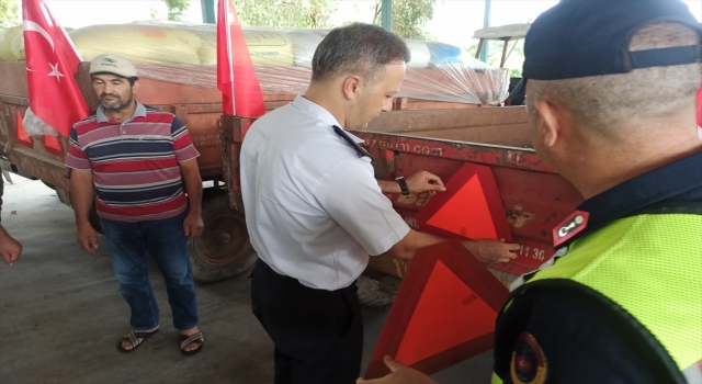 Serik’te ”Reflektör tak, görünür ol, kazaya sebep olma” etkinliği