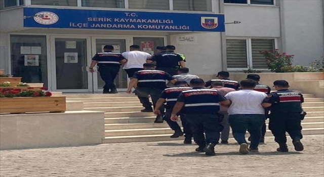 Antalya’da aranan 4 şüpheli yakalandı