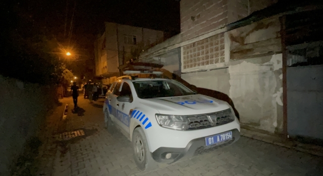 Adana’da polis, maskeli şüphelilerden birini kovalamaca sonucu yakaladı