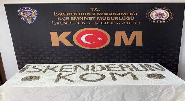 Hatay’da otomobilde 6 bin 670 sikke ele geçirildi
