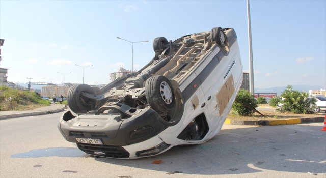 Hatay’da 2 minibüsün karıştığı kazada 5 kişi yaralandı