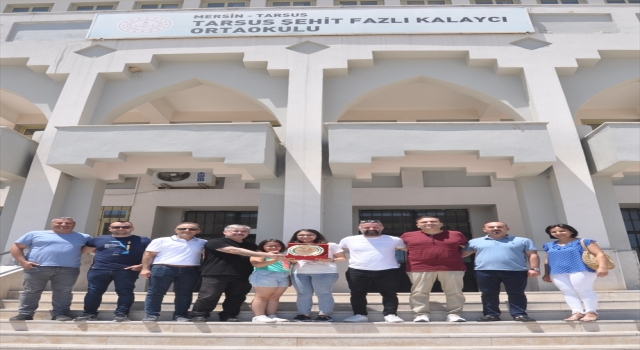 Mersin’de LGS’den tam puan alan öğrenci ödüllendirildi