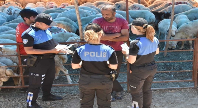 Mersin’de polis, kurbanlık satıcılarını sahte paraya karşı uyardı