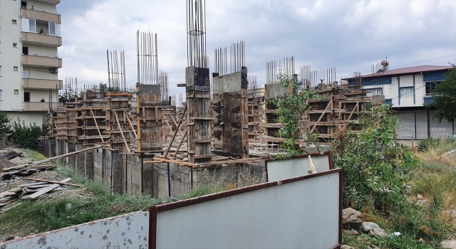 Osmaniye’de inşaattan düşen işçi yaralandı