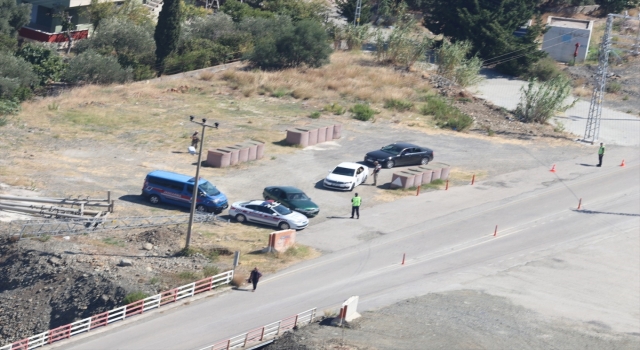 Hatay’da jandarmadan helikopter destekli trafik denetimi