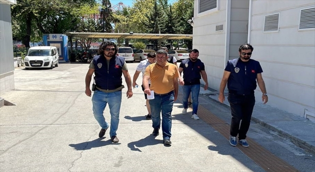 Mersin sahilinin ”simge ağacı”na matkapla zarar veren 3 kişi adliyede
