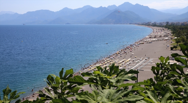 Antalya’da sıcaklık mevsim normalleri üzerinde seyredecek