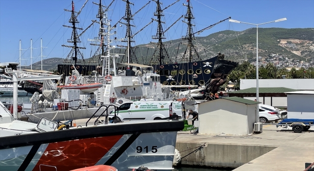 Antalya’da denizde kadın cesedi bulundu