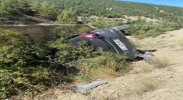 Burdur’da şarampole devrilen otomobilin sürücüsü yaralandı