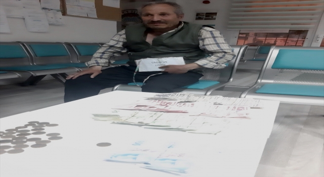 Alanya’da ”sağır ve dilsiz” yazısı ile dilenen kişi, yakalanınca konuşmaya başladı