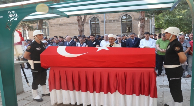 Beyin kanaması sonucu vefat eden polis memuru, Isparta’da toprağa verildi