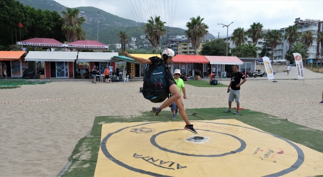 Antalya’da, Türkiye Yamaç Paraşütü Hedef Yarışması 3. Etap Yarışları sona erdi