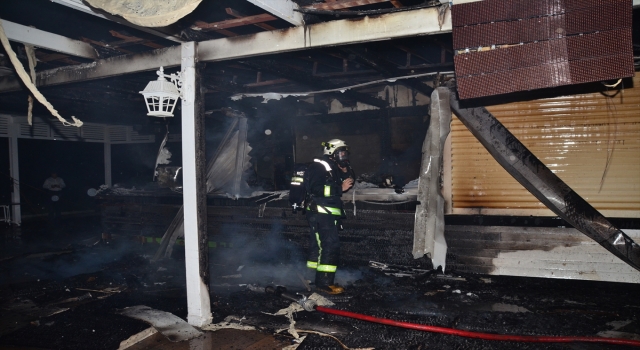 Antalya’da bir otelin sahil barında çıkan yangın söndürüldü