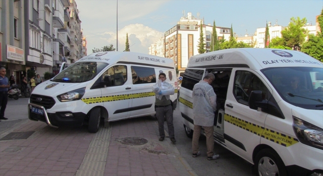 Antalya’da ihbara giden 2 polis memuru silahla yaralandı