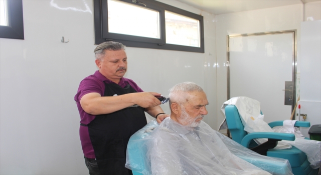 Antalya’da mobil kuaför tırı ile yaylalardaki vatandaşların kişisel bakımları yapılıyor