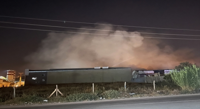 Adana’da geri dönüşüm fabrikasında çıkan yangın söndürüldü