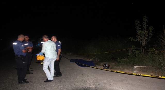 Antalya’da devrilen motosikletin sürücüsü öldü