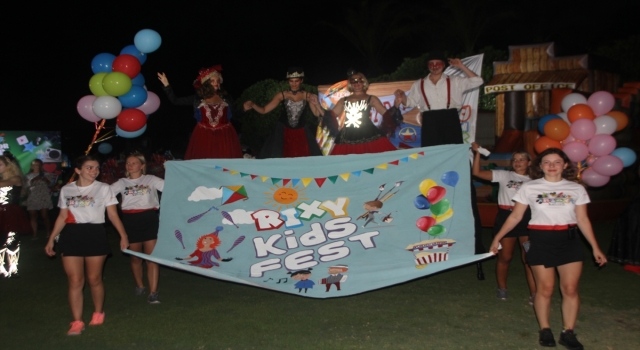 Antalya’da düzenlenen Çocuk Festivali’ne 30 ülkeden 500 çocuk katıldı