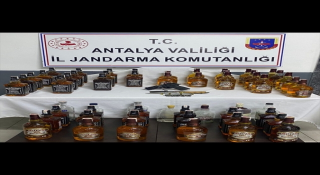 Antalya’da 62 şişe sahte içki ele geçirildi