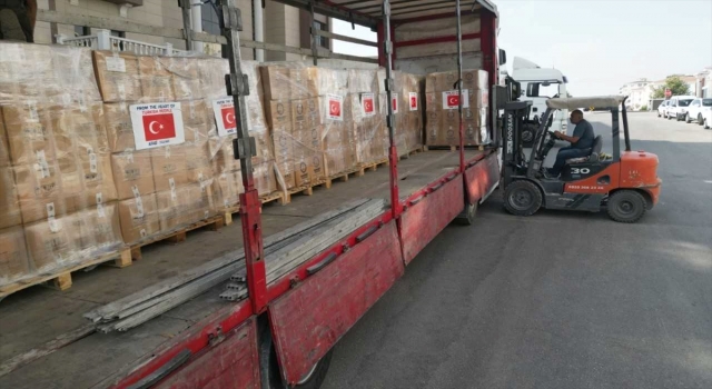 Gaziantep’ten sel felaketin yaşandığı Pakistan’a 2 tır yardım gönderildi