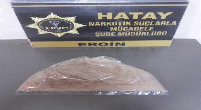 Hatay’da eroin ele geçirilen otomobildeki 2 şüpheli tutuklandı